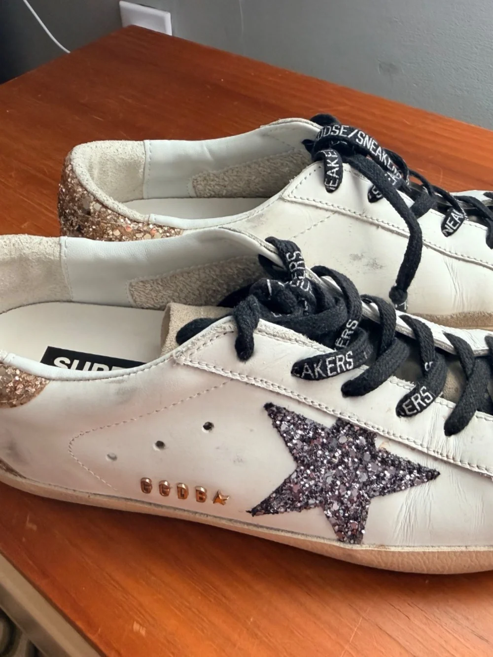 Golden Goose Women Superstar Low Top Sneakers - Picture 8 of 11
